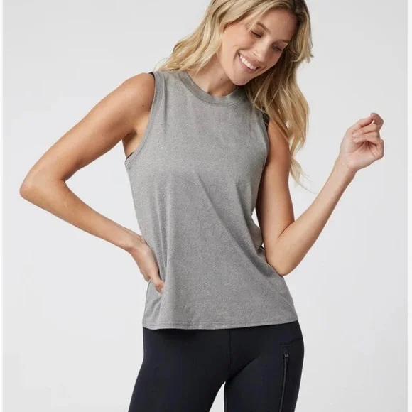 Vuori Energy long Tank Top lot of 3 M - Picture 4 of 5